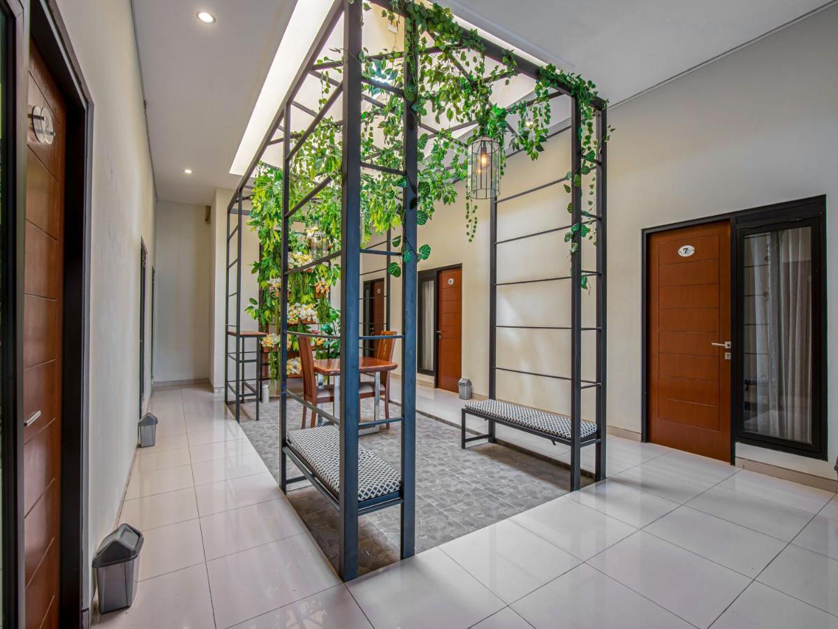 Casa Ts 16 Hotel Malang Exterior photo