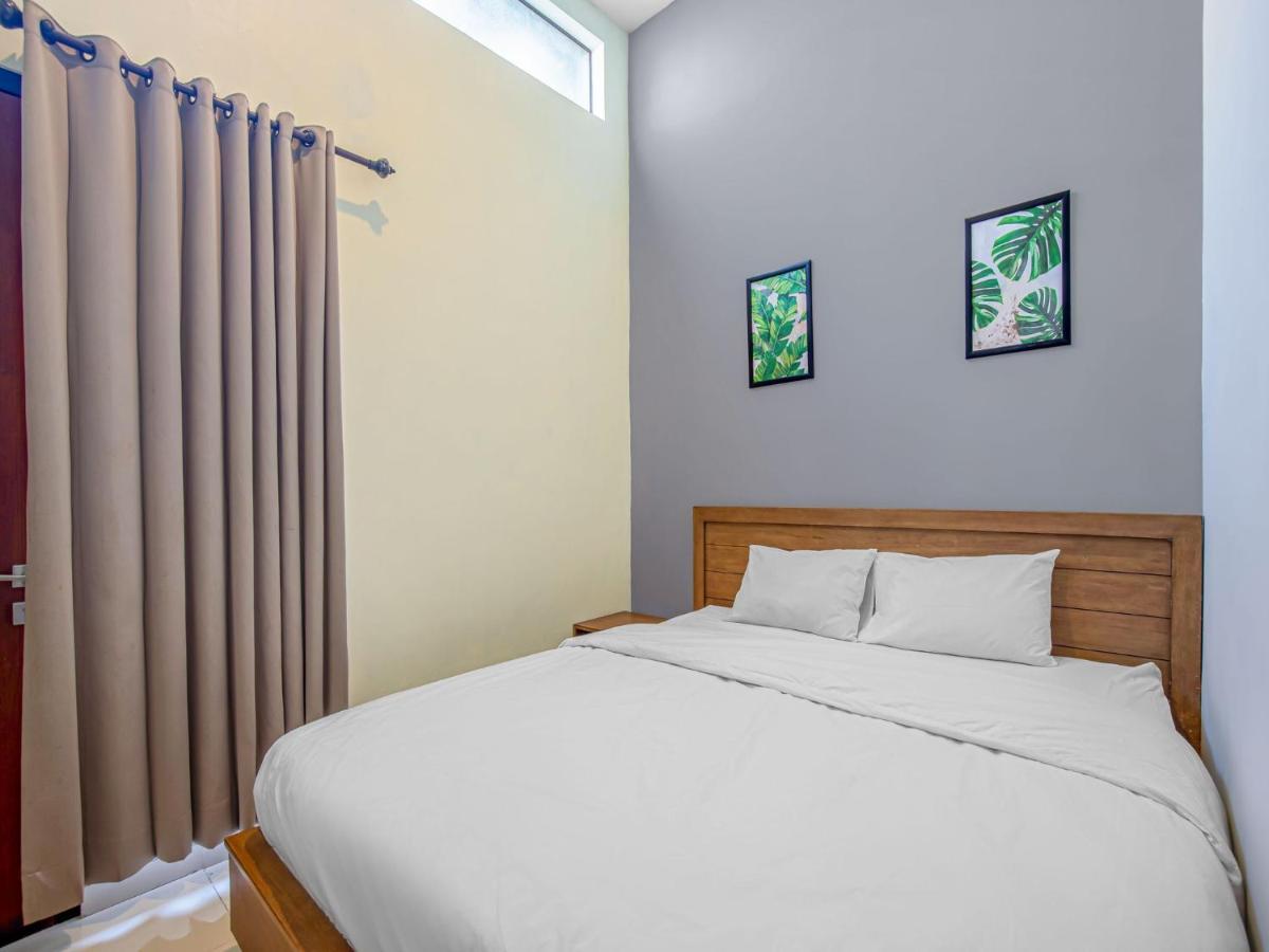 Casa Ts 16 Hotel Malang Exterior photo